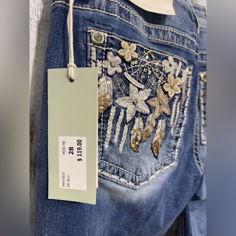Miss Me Mid-Rise Bootcut Jeans Size 28x32 - Picture 10 of 11